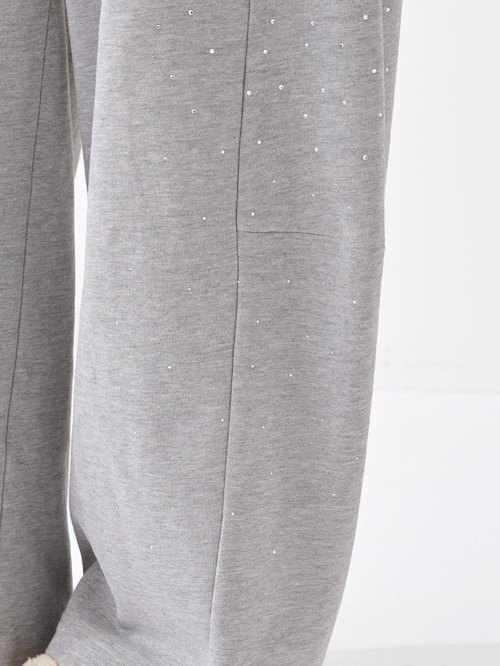 モデル：163cm（着用サイズ：FREE　着用カラー：GRY）