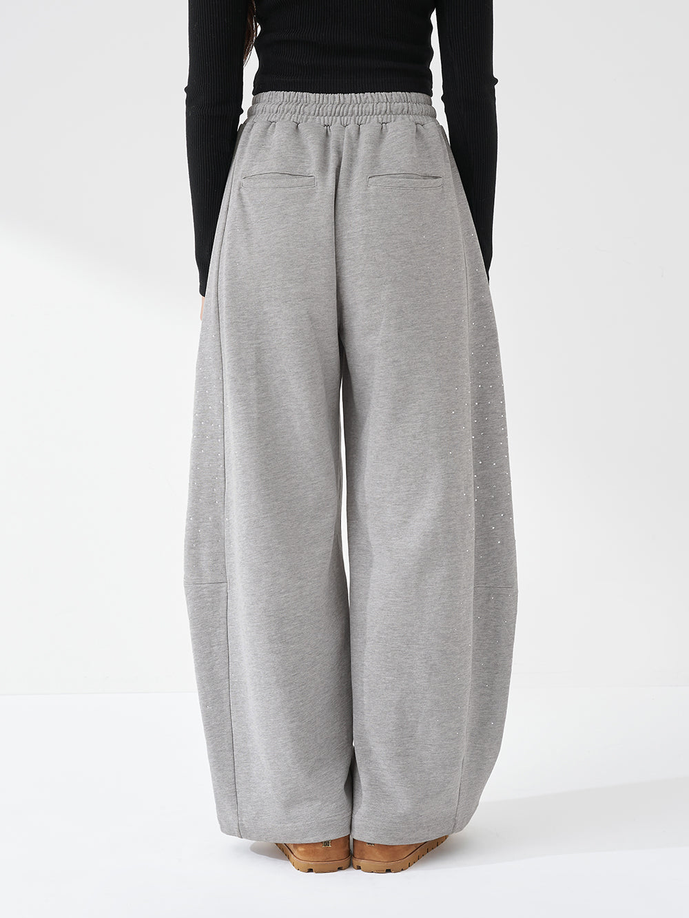 モデル：163cm（着用サイズ：FREE　着用カラー：GRY）