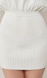 モデル：163cm（着用サイズ：FREE　着用カラー：WHT）