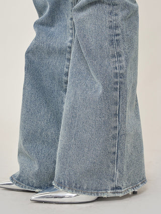 モデル：163cm（着用サイズ：M　着用カラー：BLU）