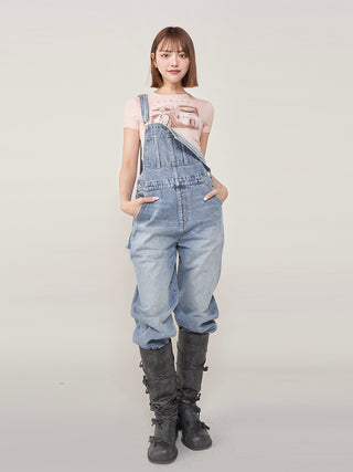モデル：163cm（着用サイズ：M　着用カラー：BLU）