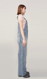 モデル：163cm（着用サイズ：M　着用カラー：BLU）