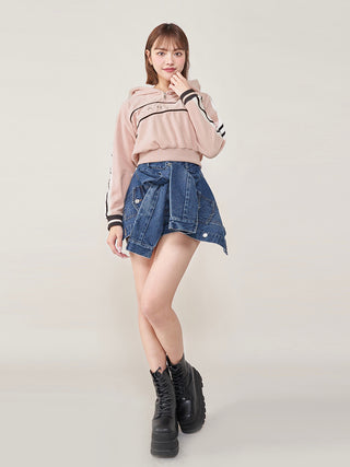 モデル：163cm（着用サイズ：M　着用カラー：BLU）