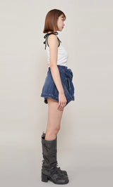 モデル：163cm（着用サイズ：M　着用カラー：BLU）