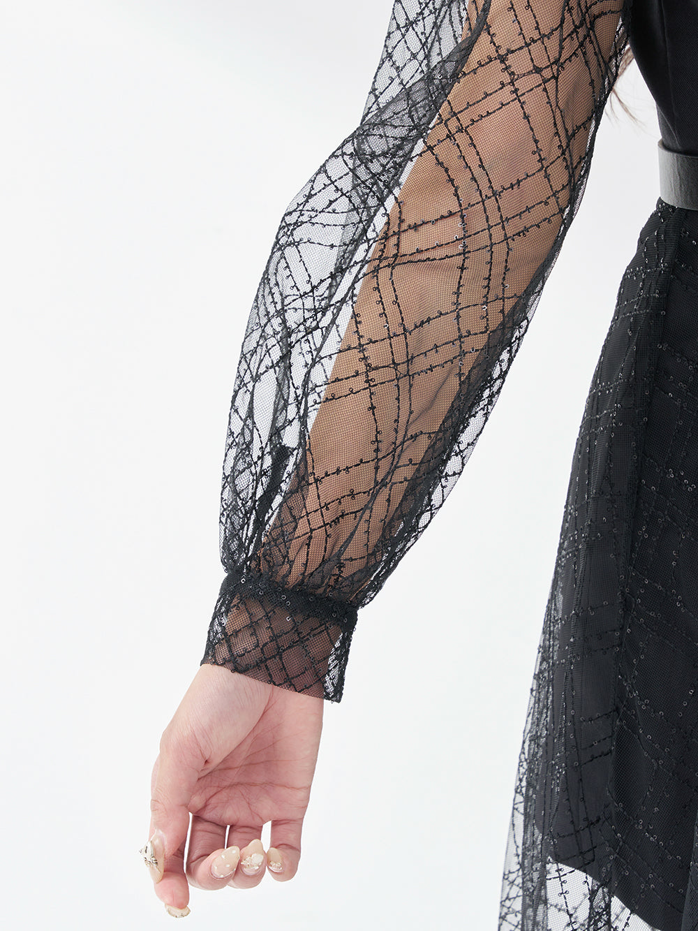 モデル：163cm（着用サイズ：FREE　着用カラー：BLK）