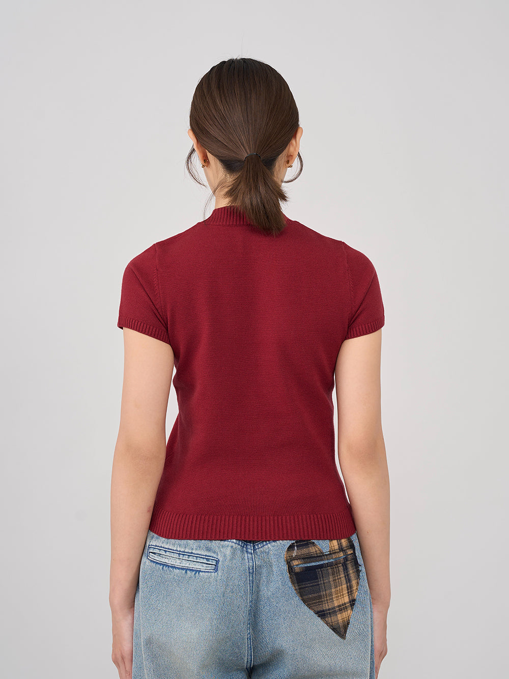 モデル：163cm（着用サイズ：FREE　着用カラー：RED）