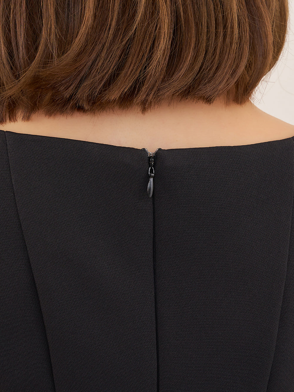 モデル：163cm（着用サイズ：FREE　着用カラー：BLK）