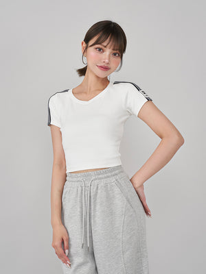 ラインロゴVネックTシャツ