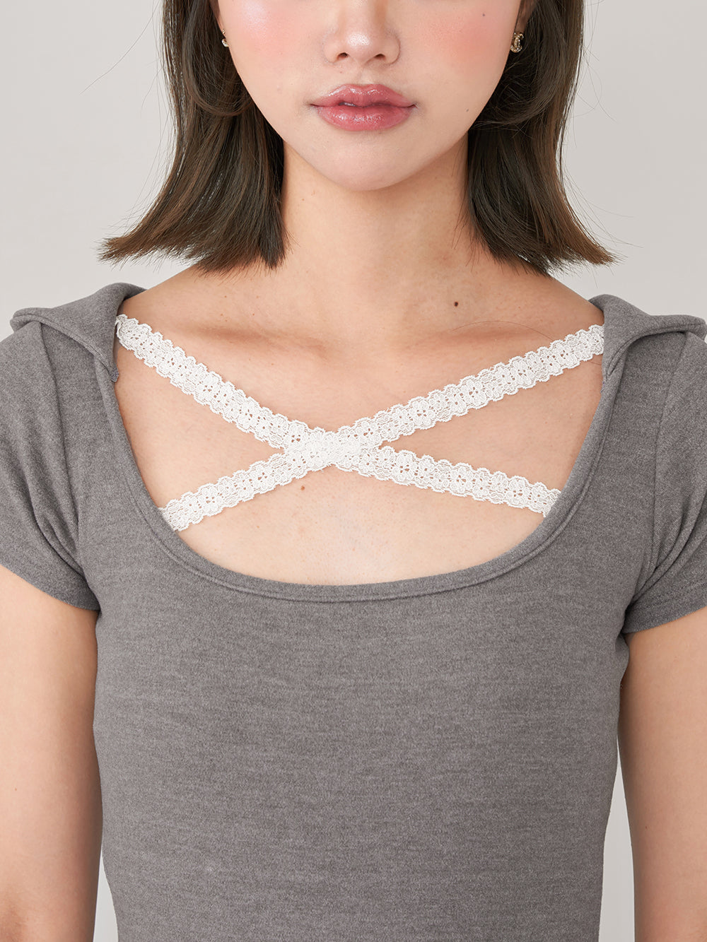 モデル：163cm（着用サイズ：FREE　着用カラー：GRY）
