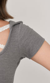 モデル：163cm（着用サイズ：FREE　着用カラー：GRY）
