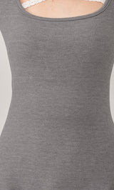 モデル：163cm（着用サイズ：FREE　着用カラー：GRY）
