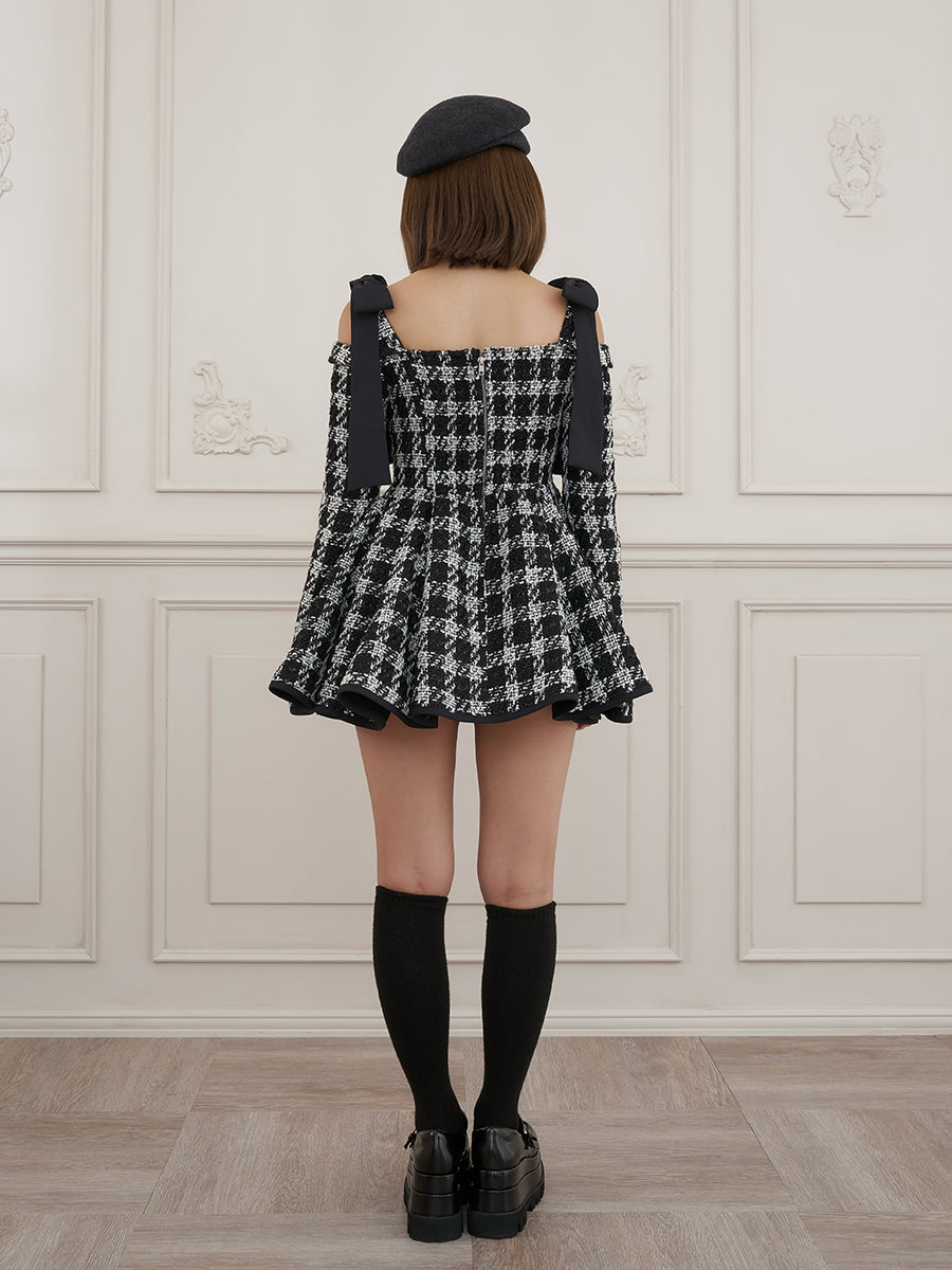 モデル：163cm（着用サイズ：FREE　着用カラー：BLK）
