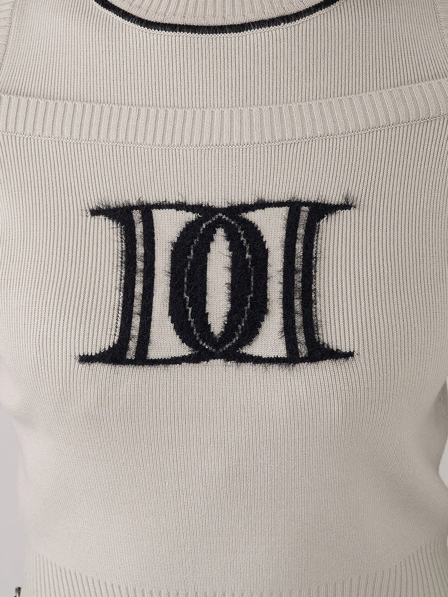 モデル：163cm（着用サイズ：FREE　着用カラー：GRY）