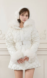 モデル：163cm（着用サイズ：S　着用カラー：WHT）