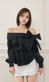 モデル：163cm（着用サイズ：FREE　着用カラー：BLK）