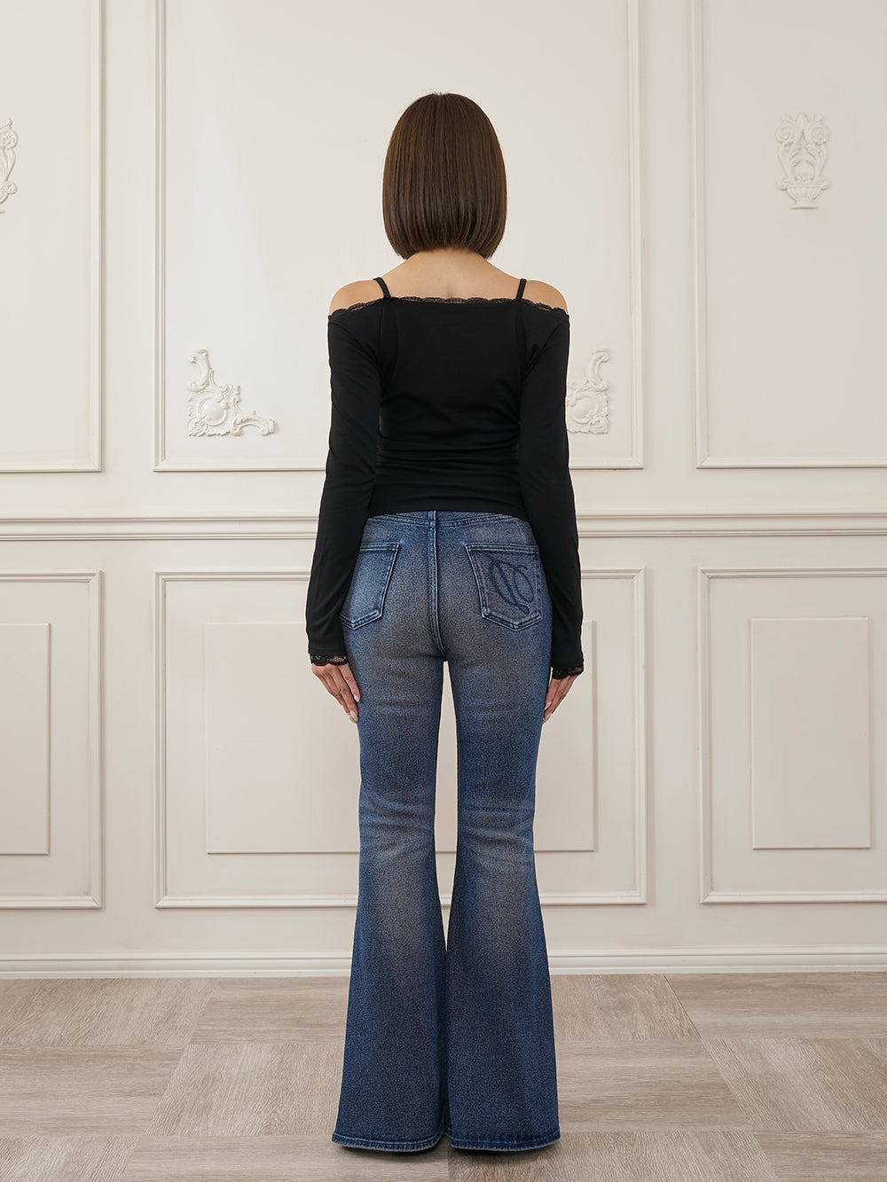 モデル：163cm（着用サイズ：S　着用カラー：BLU）
