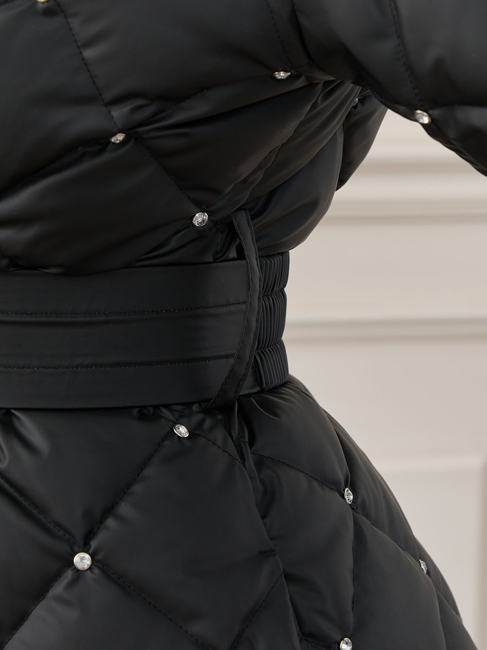 モデル：163cm（着用サイズ：S　着用カラー：BLK）
