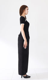 モデル：163cm（着用サイズ：FREE　着用カラー：BLK）