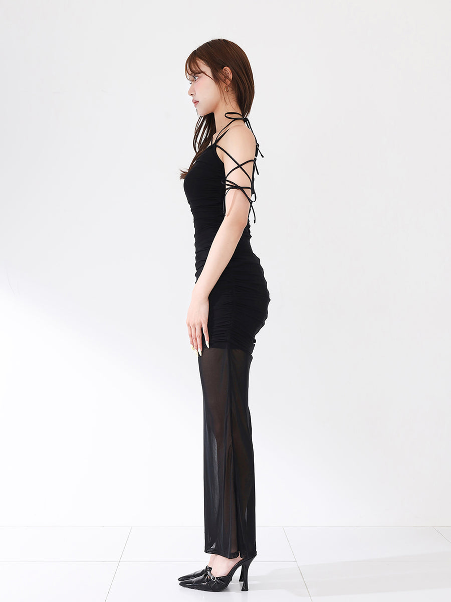 モデル：163cm（着用サイズ：FREE　着用カラー：BLK）