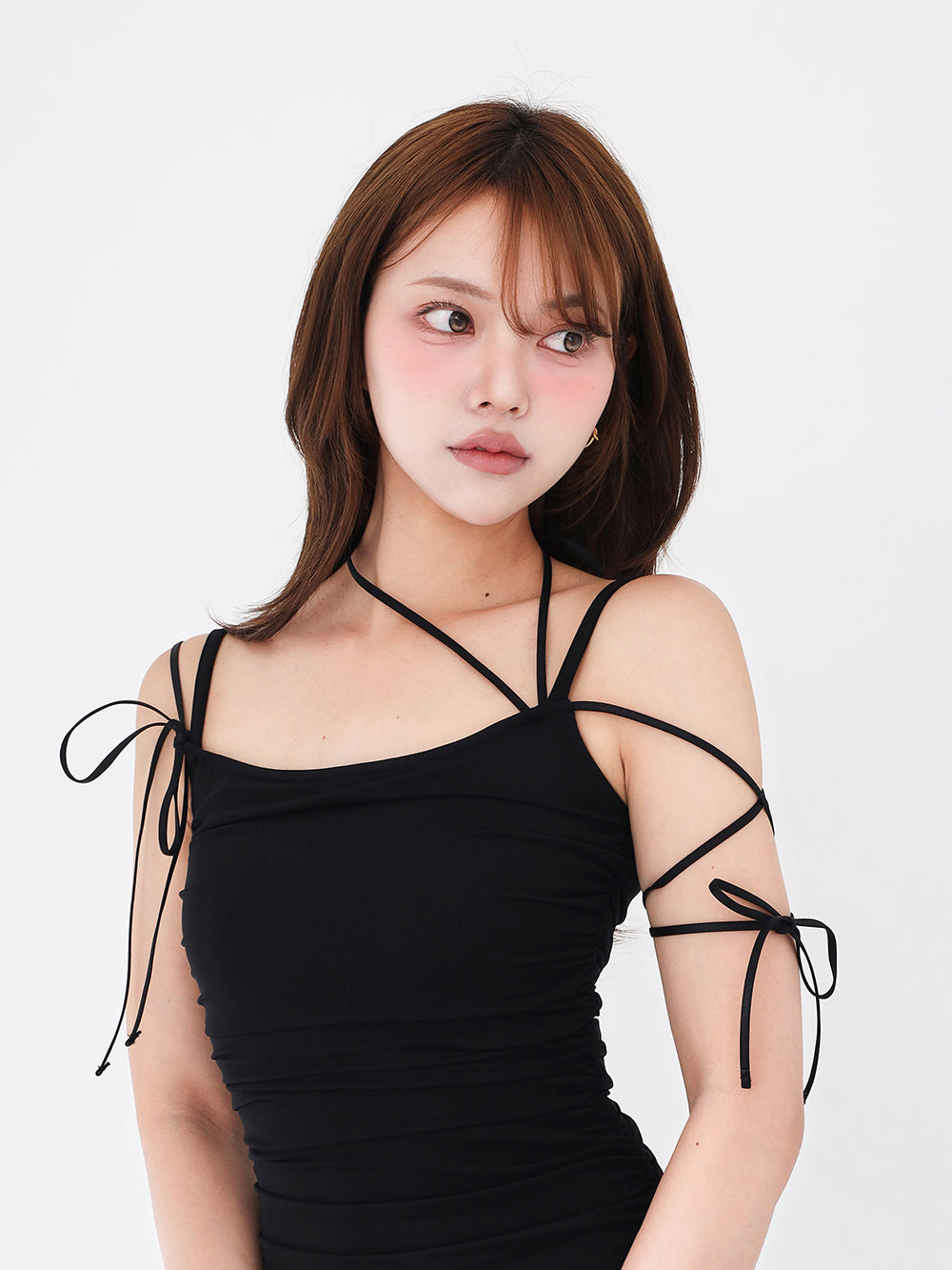 モデル：163cm（着用サイズ：FREE　着用カラー：BLK）
