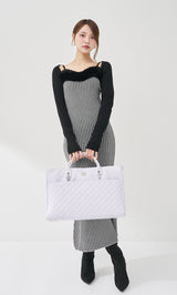 モデル：163cm（着用サイズ：FREE　着用カラー：BLK）