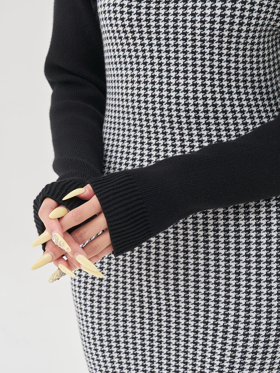 モデル：163cm（着用サイズ：FREE　着用カラー：BLK）