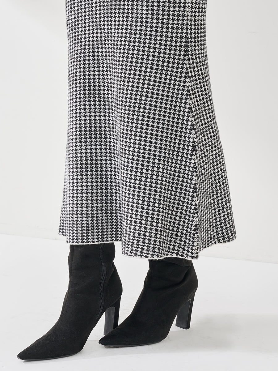 モデル：163cm（着用サイズ：FREE　着用カラー：BLK）