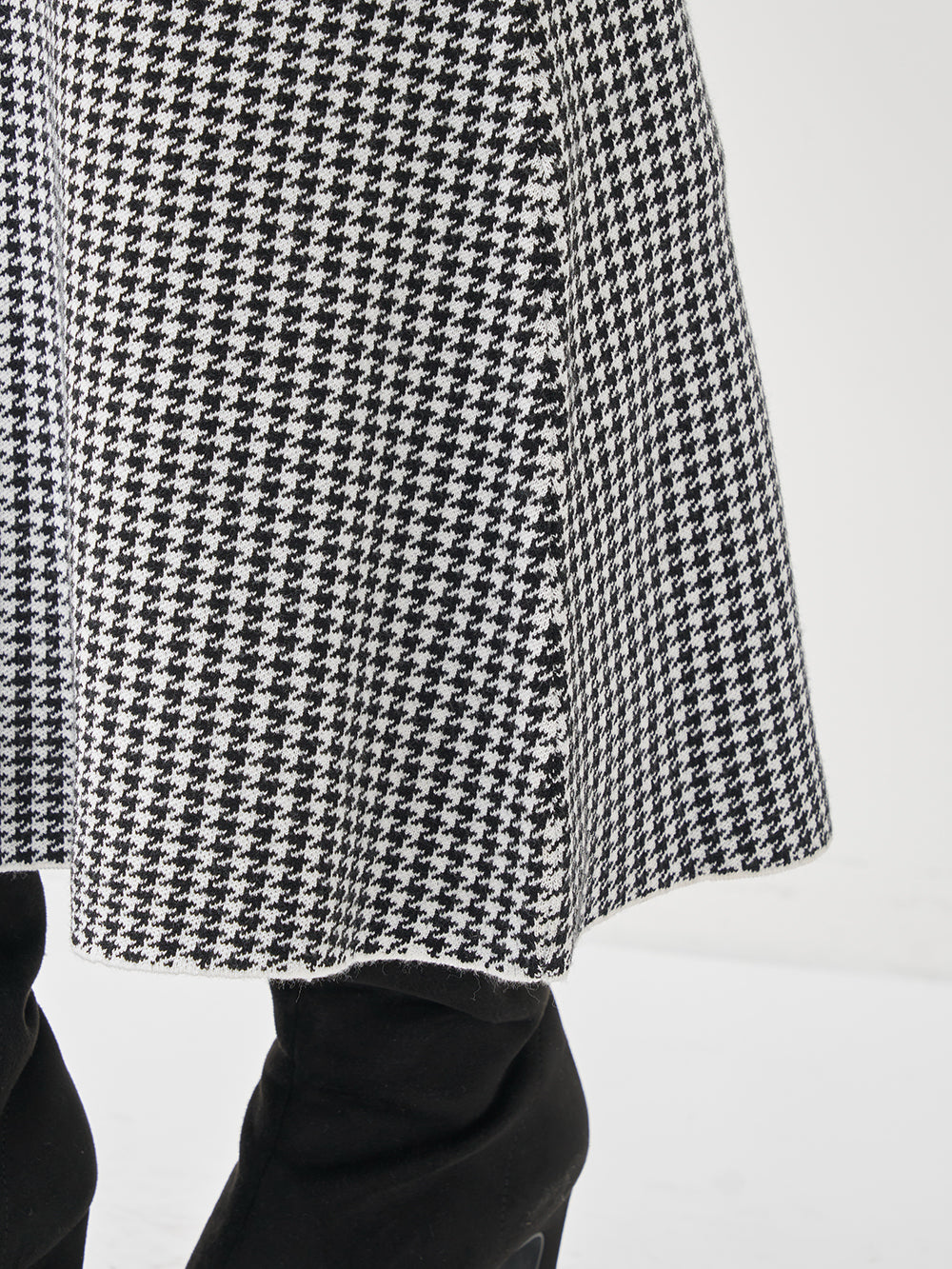 モデル：163cm（着用サイズ：FREE　着用カラー：BLK）