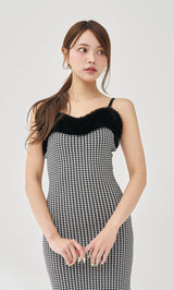 モデル：163cm（着用サイズ：FREE　着用カラー：BLK）