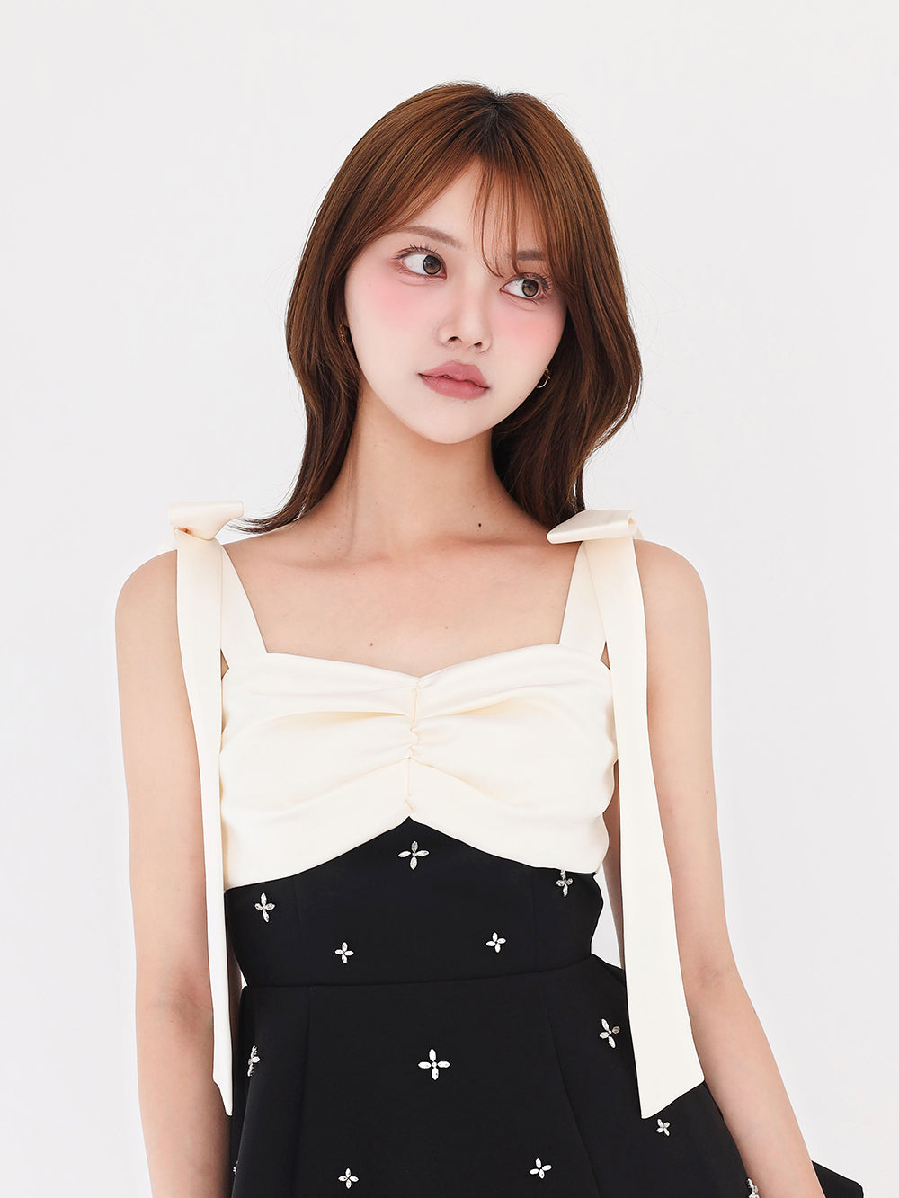 モデル：163cm（着用サイズ：FREE　着用カラー：BLK）