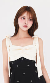 モデル：163cm（着用サイズ：FREE　着用カラー：BLK）