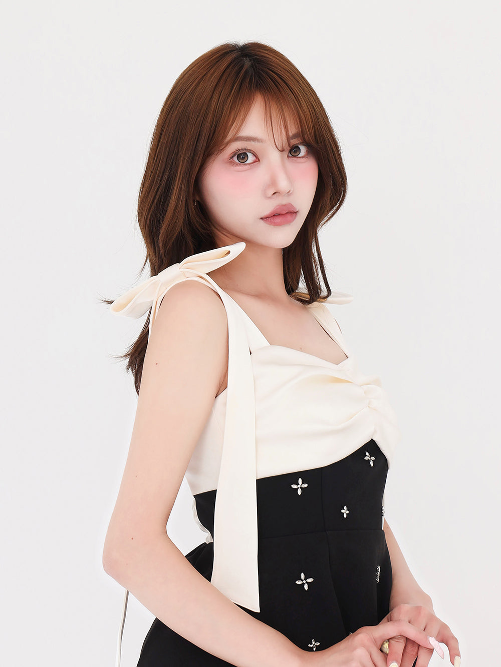 モデル：163cm（着用サイズ：FREE　着用カラー：BLK）