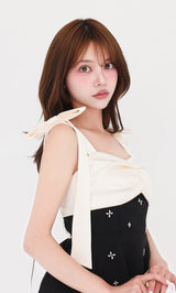 モデル：163cm（着用サイズ：FREE　着用カラー：BLK）