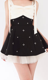 モデル：163cm（着用サイズ：FREE　着用カラー：BLK）