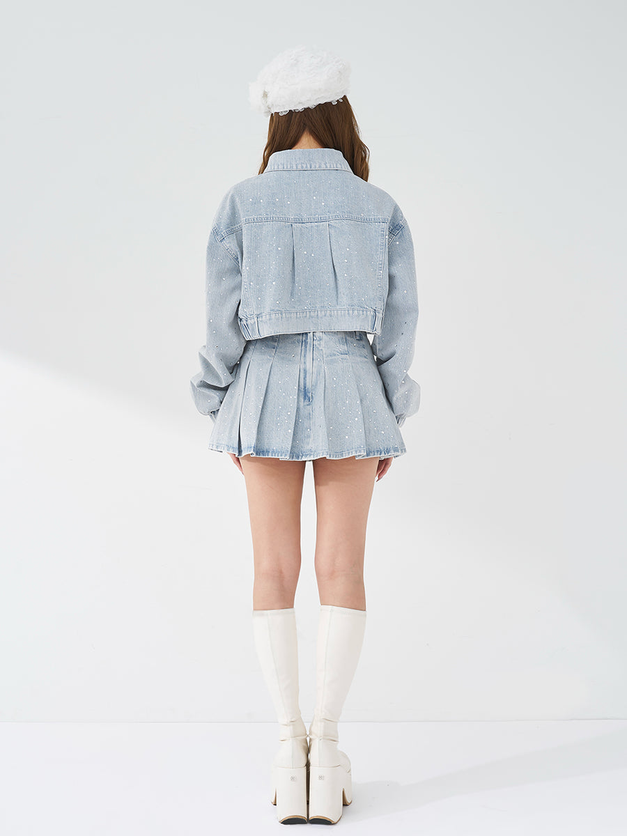 モデル：163cm（着用サイズ：M　着用カラー：I-BLU）