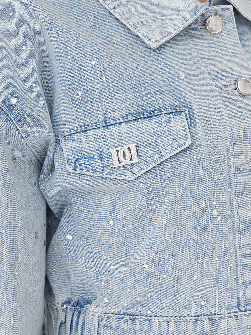 モデル：163cm（着用サイズ：M　着用カラー：I-BLU）