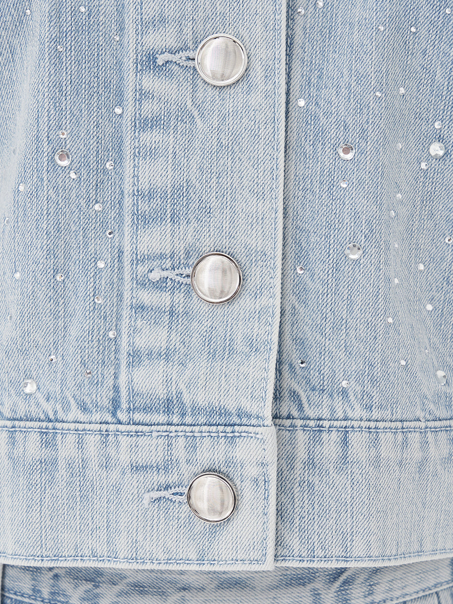 モデル：163cm（着用サイズ：M　着用カラー：I-BLU）