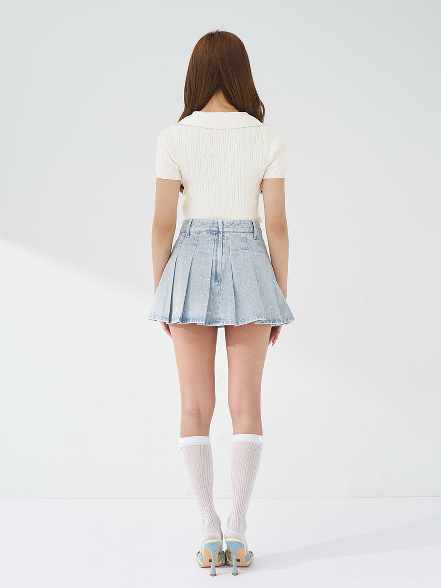 モデル：163cm（着用サイズ：M　着用カラー：I-BLU）