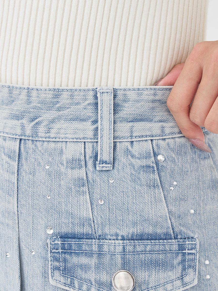 モデル：163cm（着用サイズ：M　着用カラー：I-BLU）