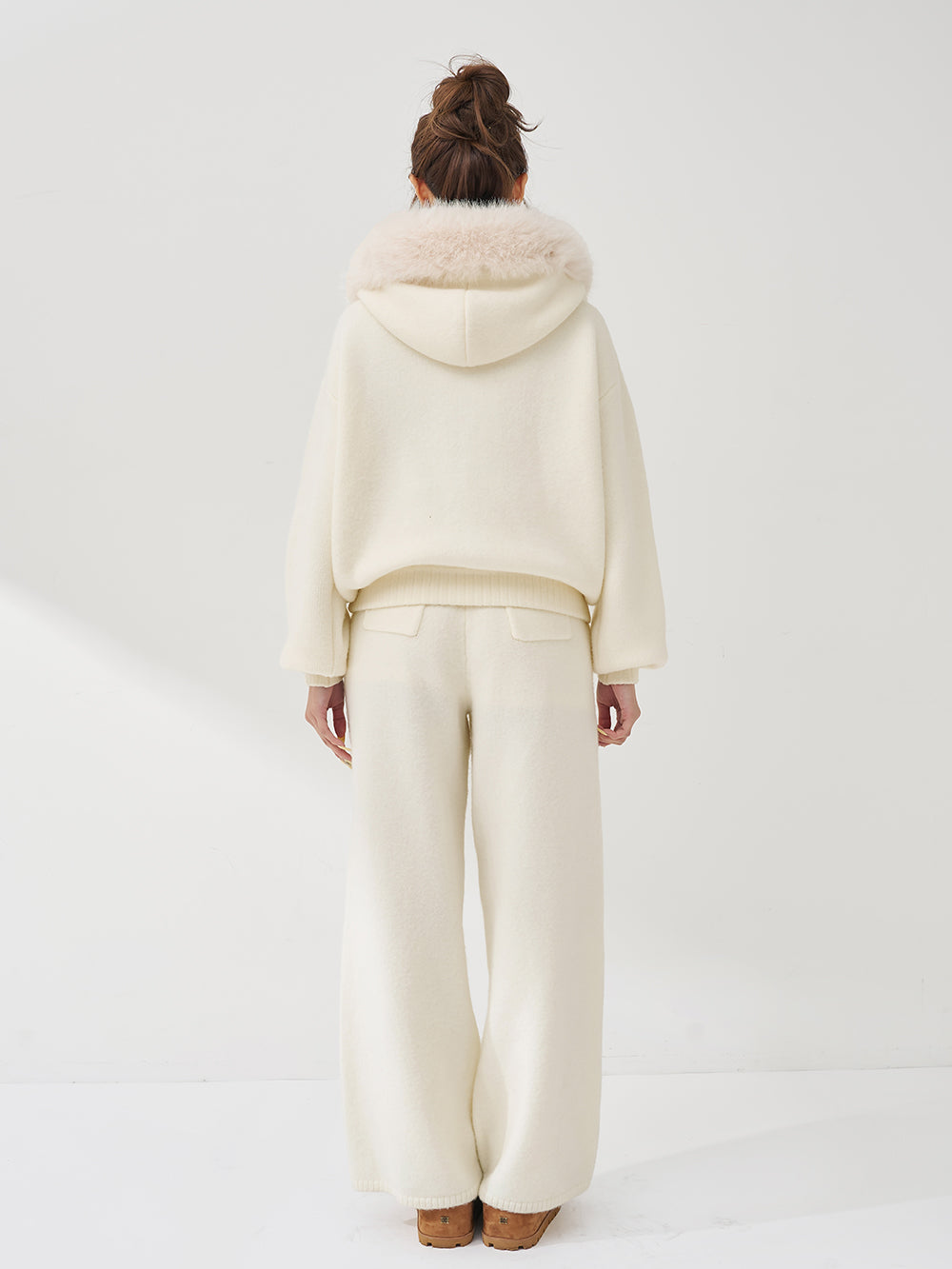 モデル：163cm（着用サイズ：FREE　着用カラー：IVO）