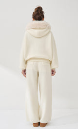 モデル：163cm（着用サイズ：FREE　着用カラー：IVO）