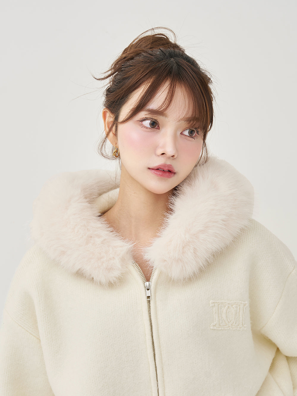 モデル：163cm（着用サイズ：FREE　着用カラー：IVO）