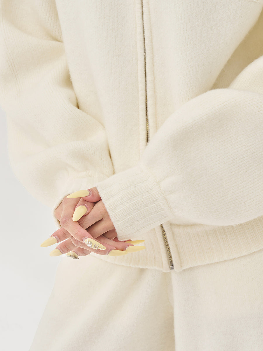 モデル：163cm（着用サイズ：FREE　着用カラー：IVO）