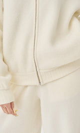 モデル：163cm（着用サイズ：FREE　着用カラー：IVO）