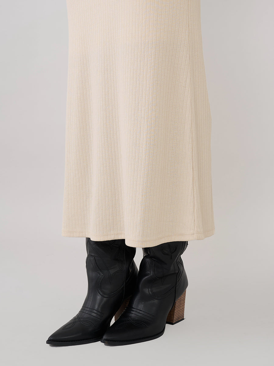 モデル：163cm（着用サイズ：FREE　着用カラー：IVO）