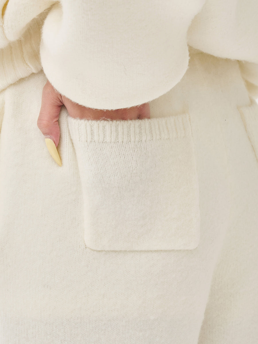 モデル：163cm（着用サイズ：FREE　着用カラー：IVO）