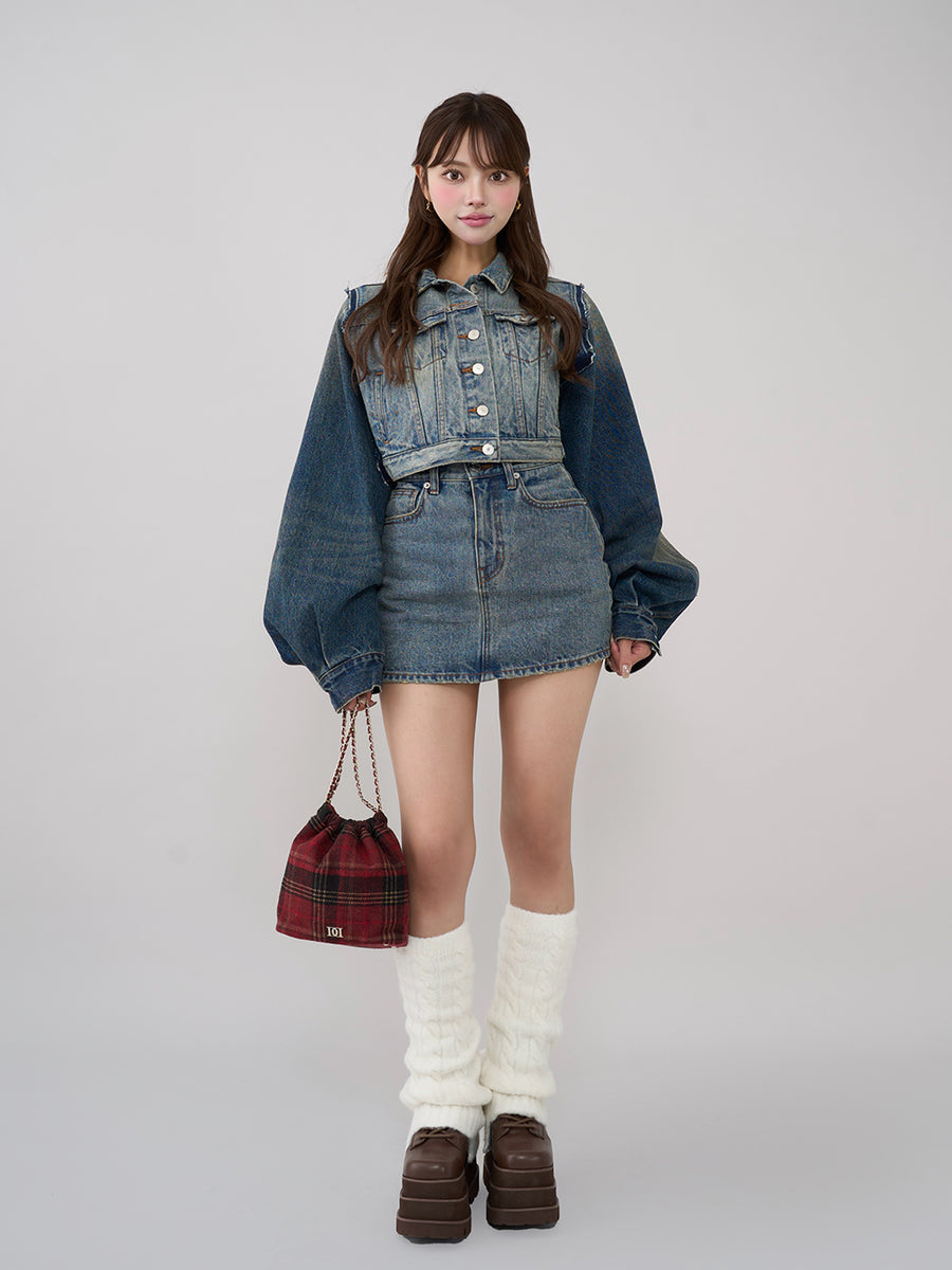 モデル：163cm（着用サイズ：S　着用カラー：BLU）