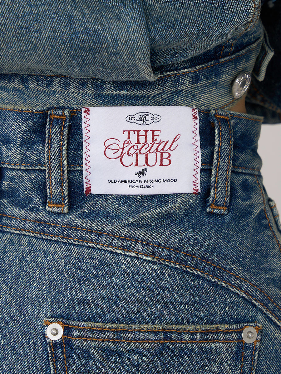 モデル：163cm（着用サイズ：S　着用カラー：BLU）