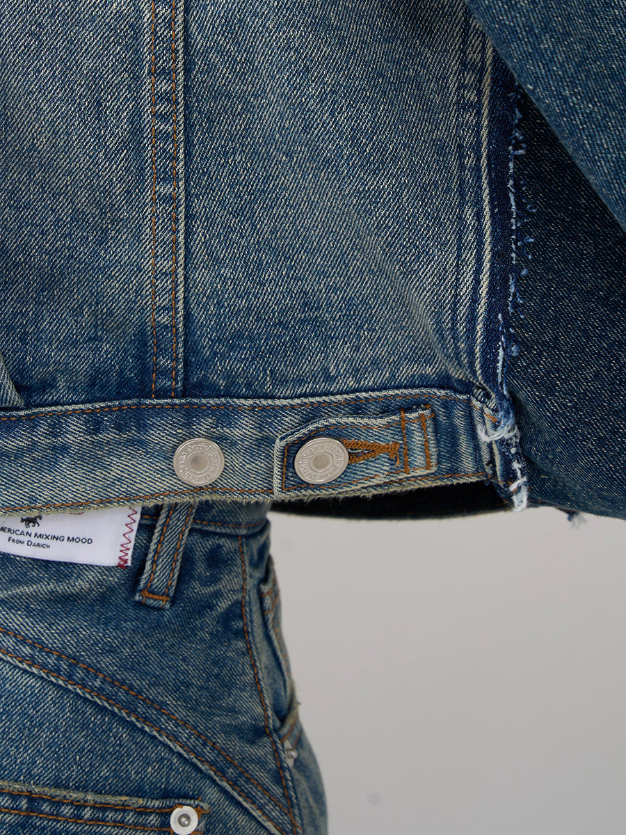 モデル：163cm（着用サイズ：FREE　着用カラー：BLU）