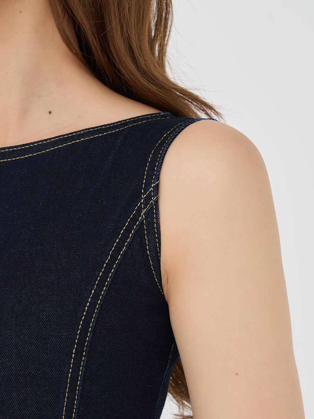 モデル：163cm（着用サイズ：FREE　着用カラー：IND）